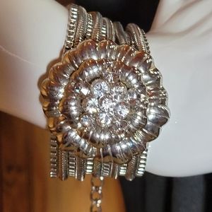 Premier Designs flower bracelet